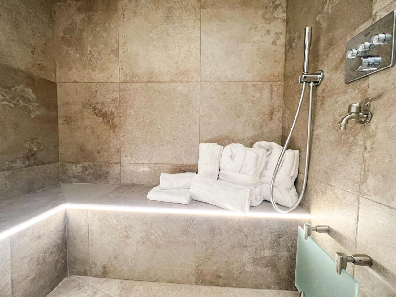 Апартаменты Le Switch Souplex Avec Hammam Privatif Лилль Экстерьер фото